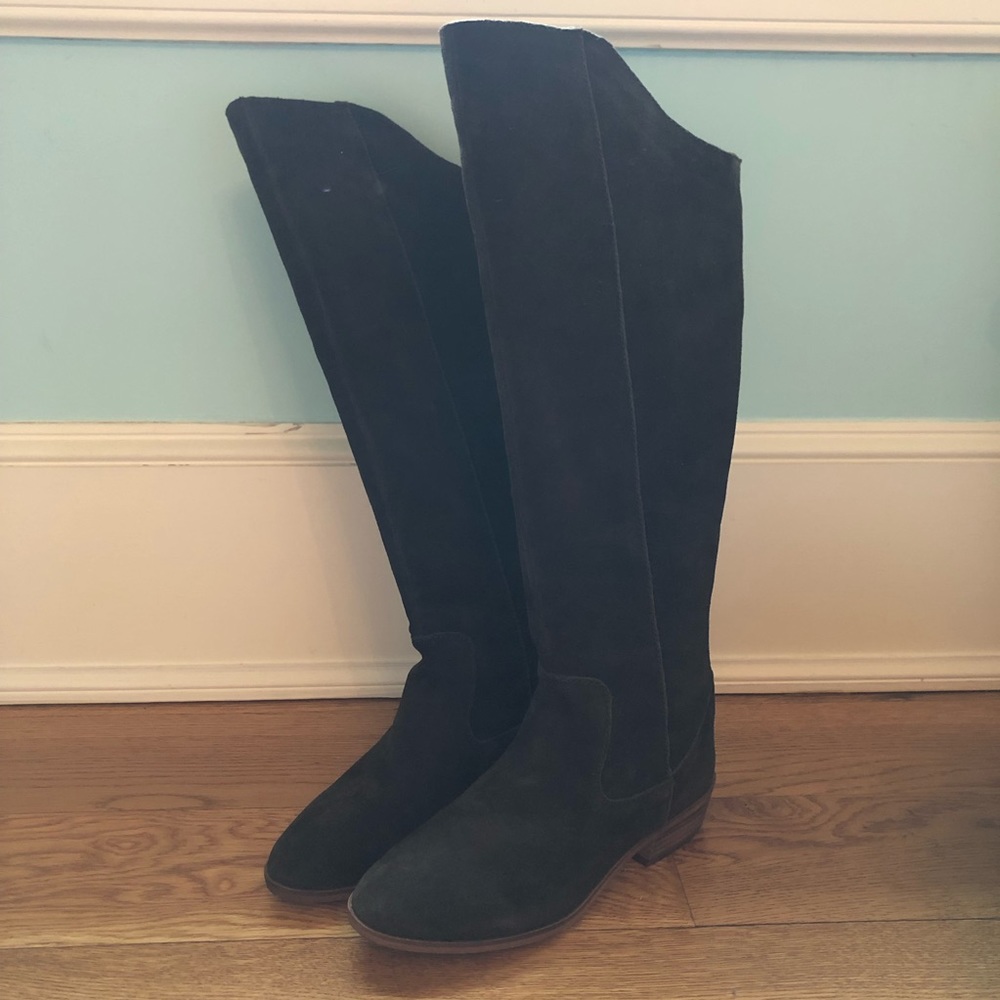 Suede boots